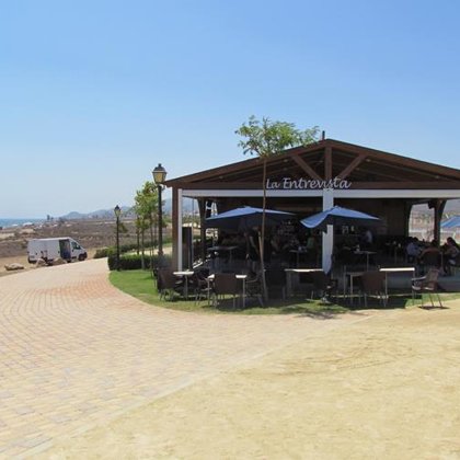 De eerstvolgende bar op ons strandje - langs de promenade